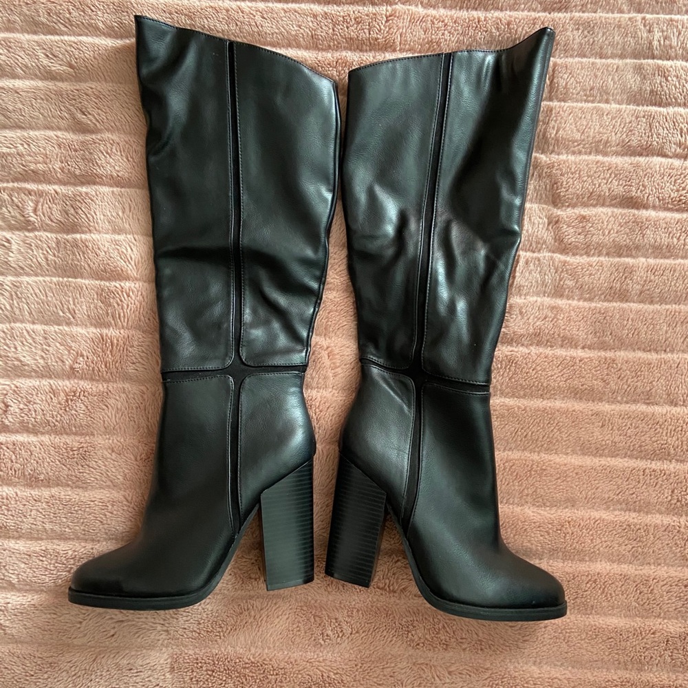 NWOT Knee High Leather Boots